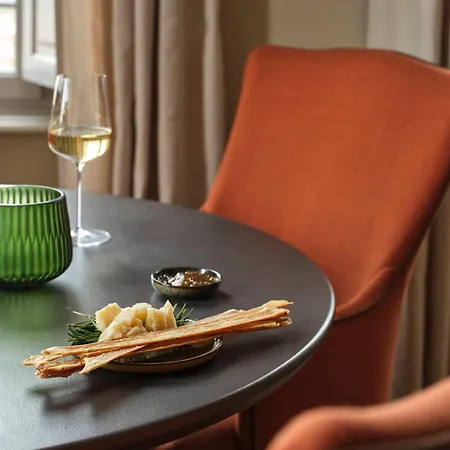 Hotel Collegio Querce, Collection